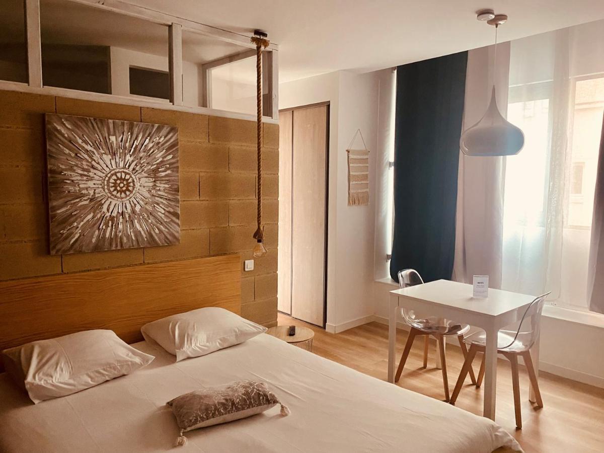 Suite 24 Appart'Hotel-3 Etoiles Le Creusot Exteriör bild
