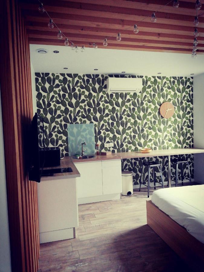 Suite 24 Appart'Hotel-3 Etoiles Le Creusot Exteriör bild