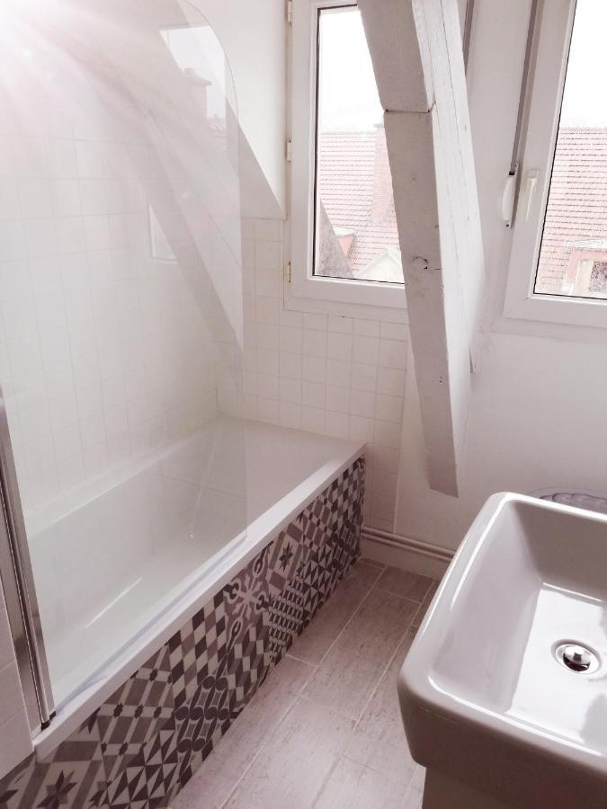 Suite 24 Appart'Hotel-3 Etoiles Le Creusot Exteriör bild