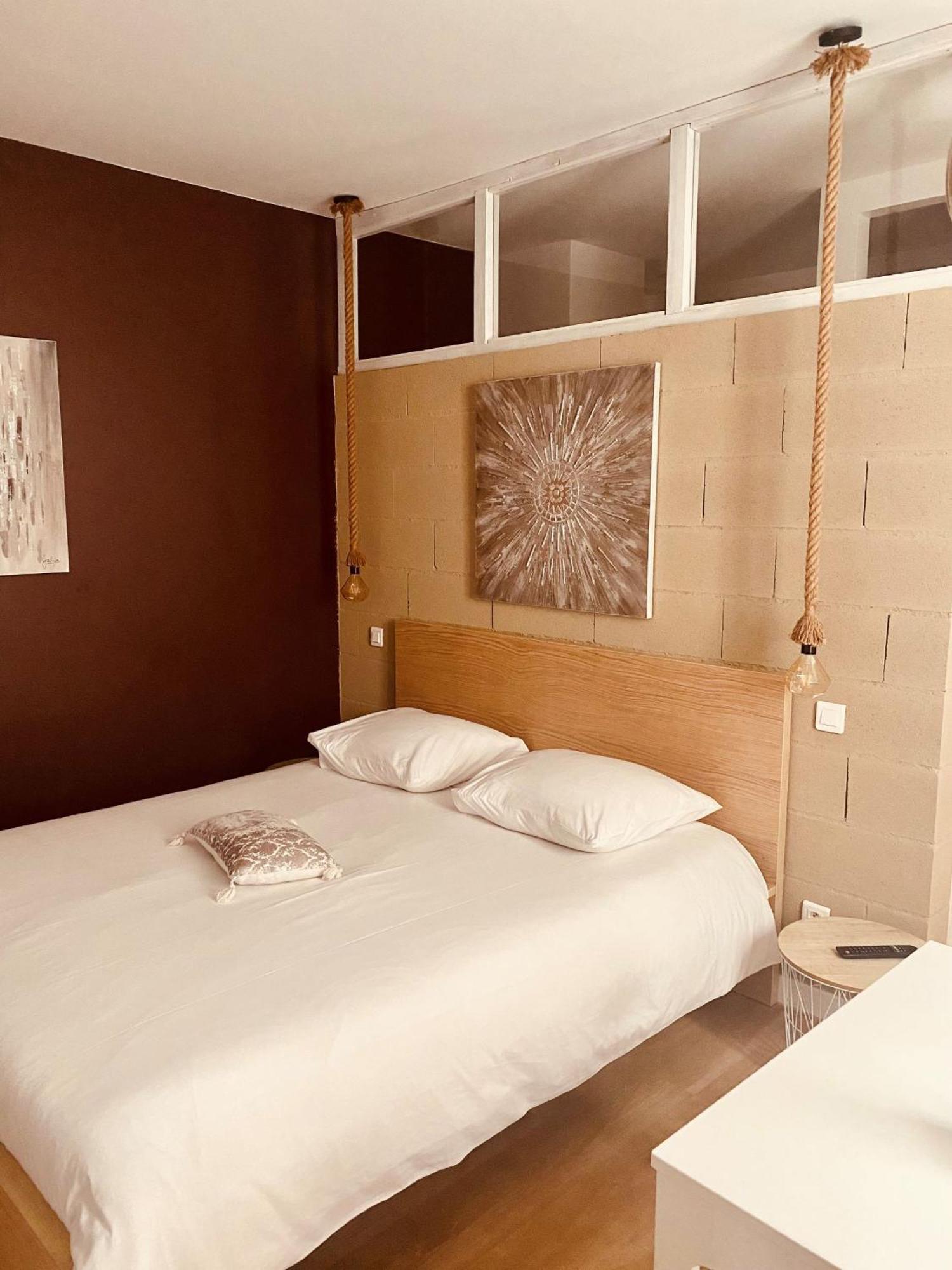 Suite 24 Appart'Hotel-3 Etoiles Le Creusot Rum bild